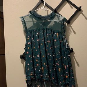 Green floral women’s top
